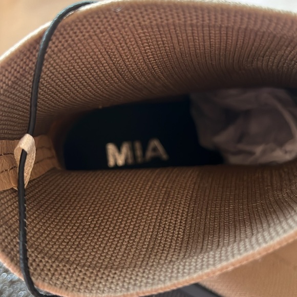 Boot - Picture 8 of 9